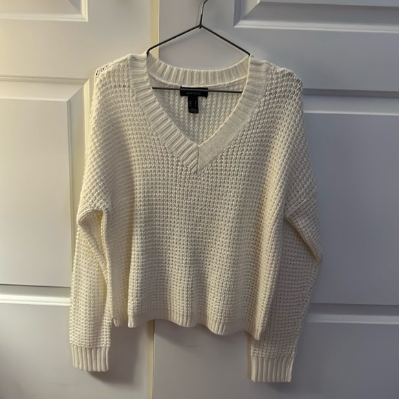 White knitwear - Picture 1 of 3